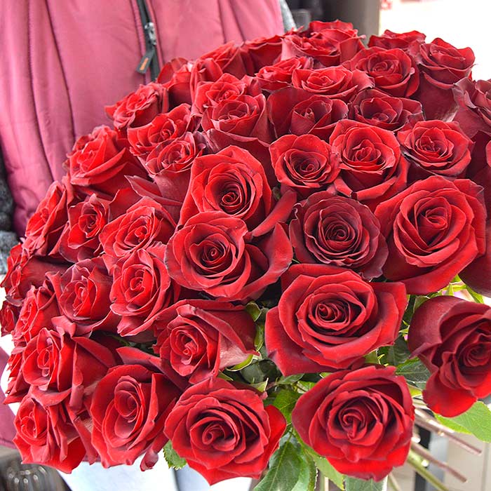 Букет из 55 красных роз